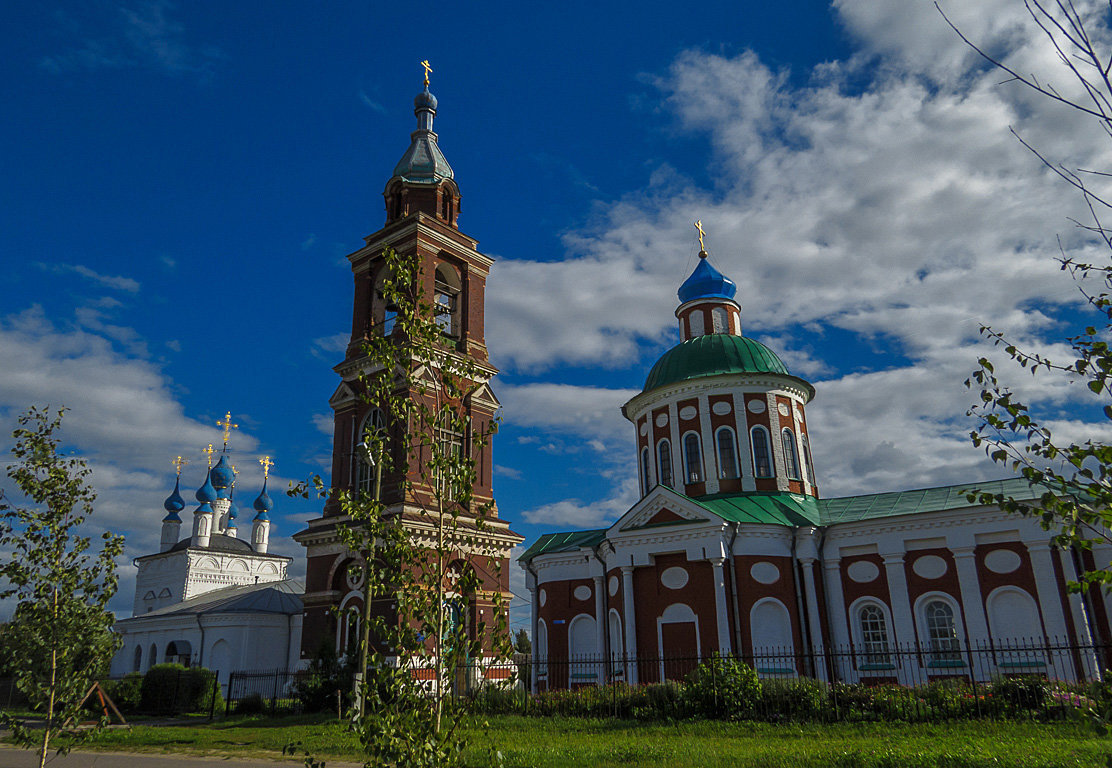 Свято-Покровский, Свято-Никитский храмы (город Юрьев-Польский) —  Александровская епархия